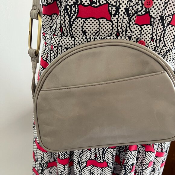 Hobo Reach Crossbody bag in Driftwood (Retired Design) - Picture 4 of 10